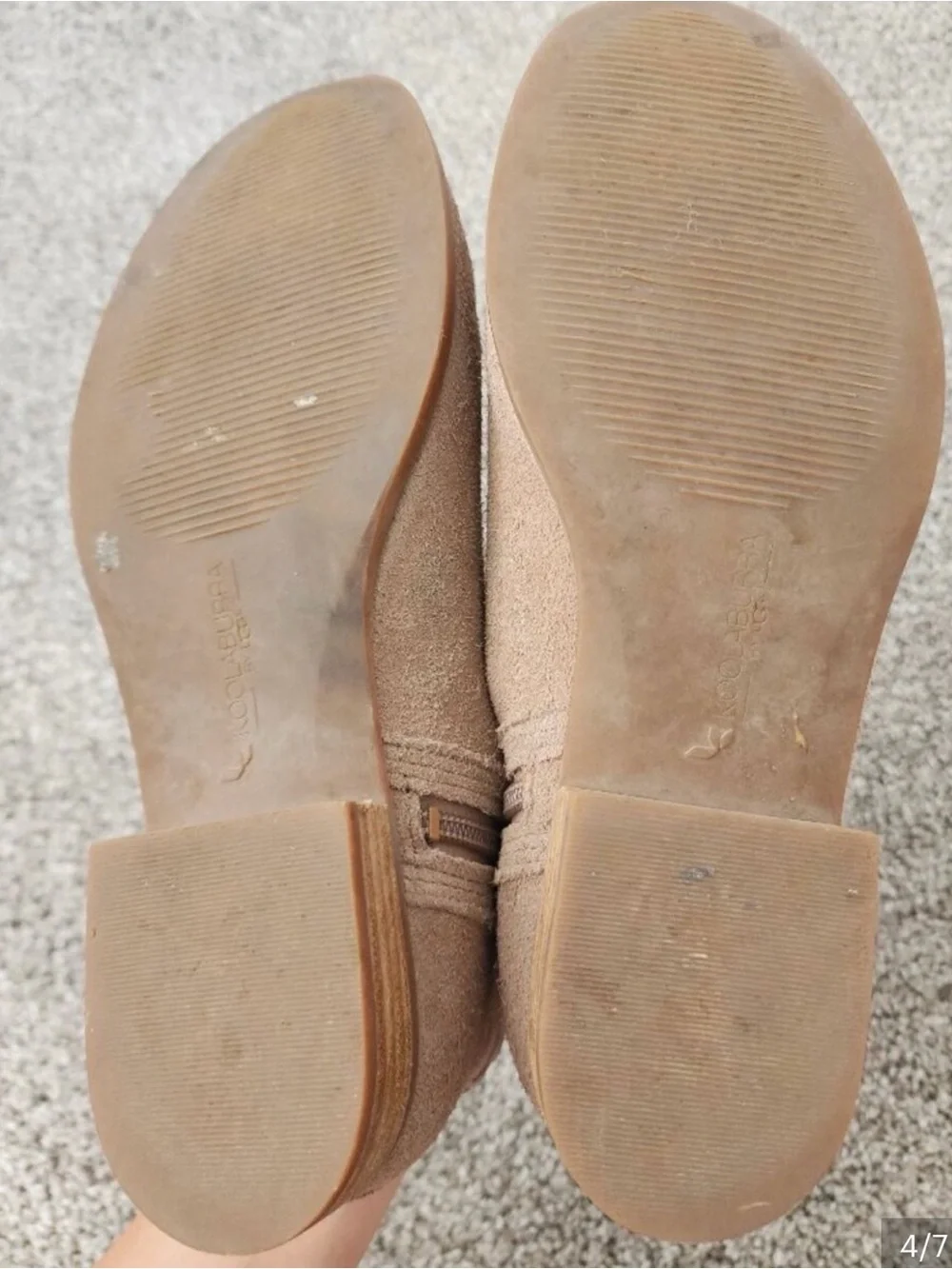 Ugg - Picture 3 of 4